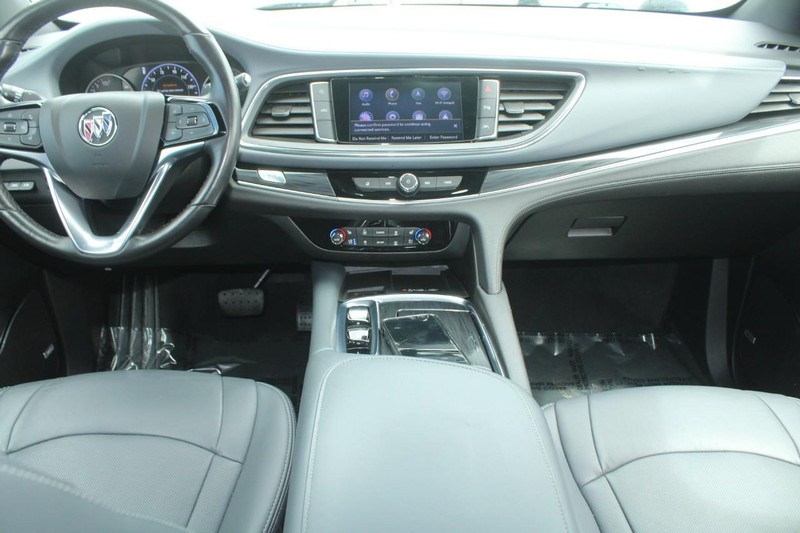 Buick Enclave Vehicle Image 13