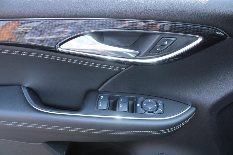 Buick Envision Vehicle Image 09