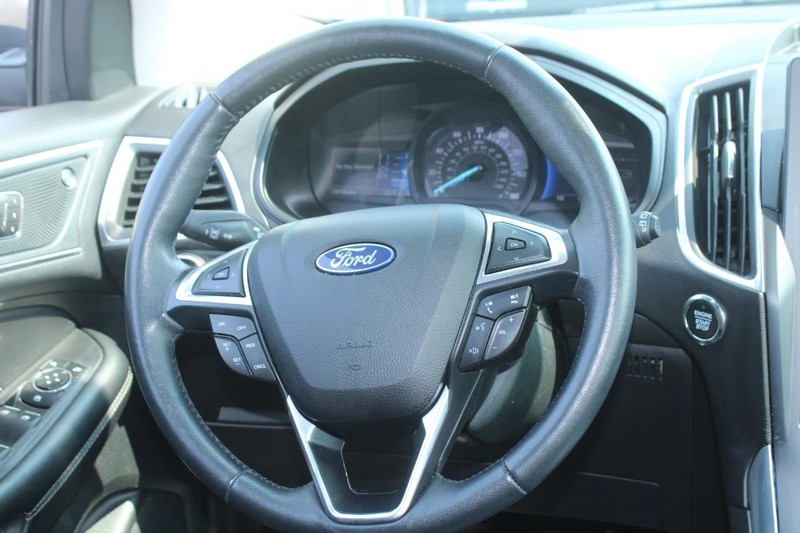 Ford Edge Vehicle Image 14