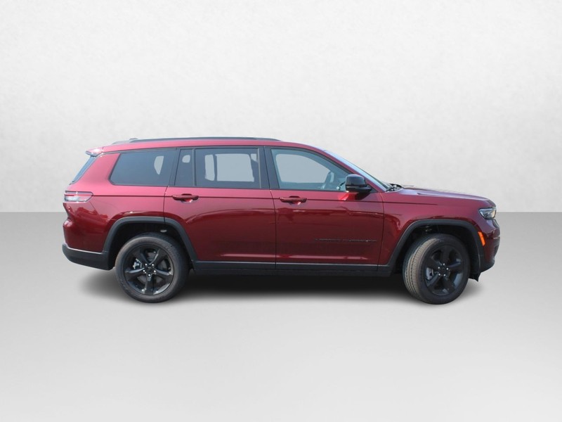 Jeep Grand Cherokee L Vehicle Image 02