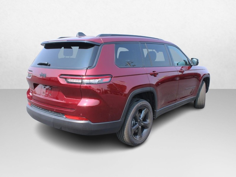 Jeep Grand Cherokee L Vehicle Image 03