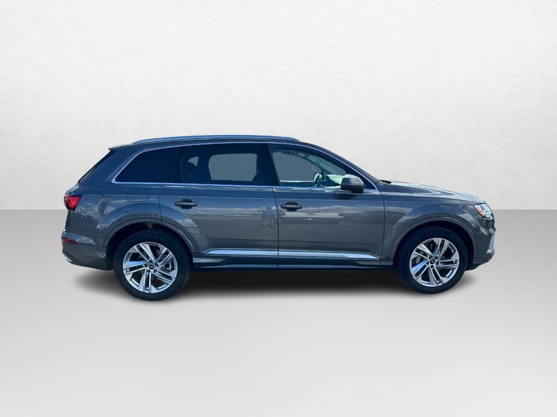 Audi Q7 Vehicle Image 02