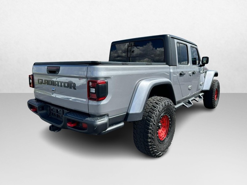 Jeep Gladiator Vehicle Image 03