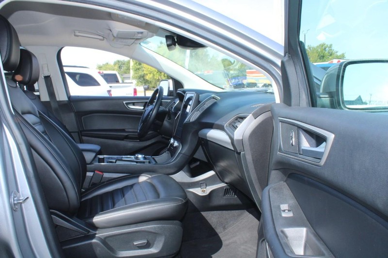 Ford Edge Vehicle Image 11