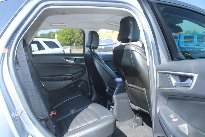 Ford Edge Vehicle Image 12