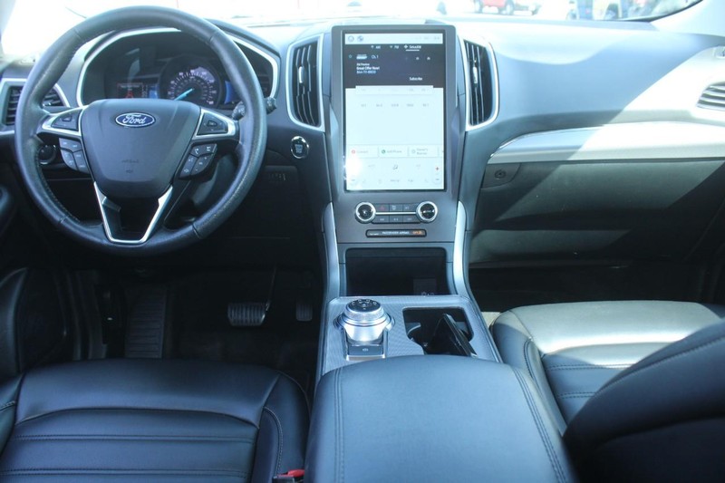 Ford Edge Vehicle Image 13