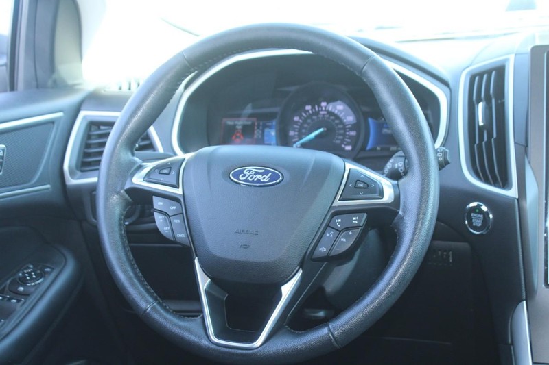 Ford Edge Vehicle Image 14