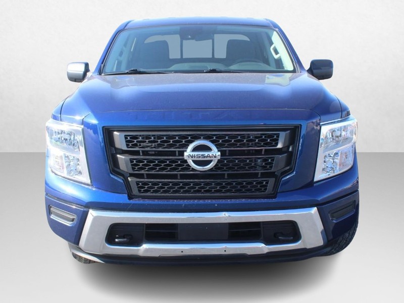 Nissan Titan Vehicle Image 10