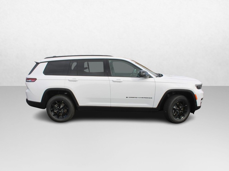 Jeep Grand Cherokee L Vehicle Image 02