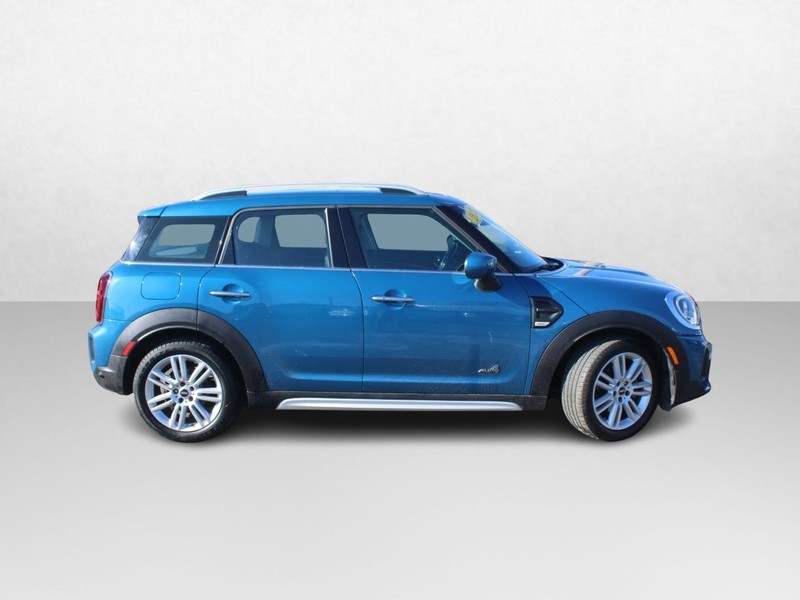 MINI Countryman Vehicle Image 02