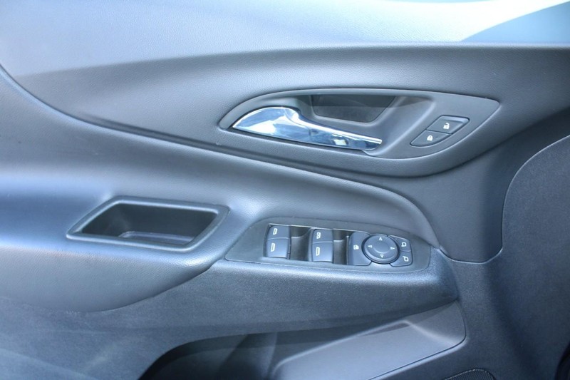 Chevrolet Equinox Vehicle Image 09