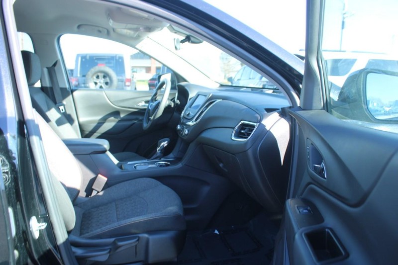 Chevrolet Equinox Vehicle Image 11