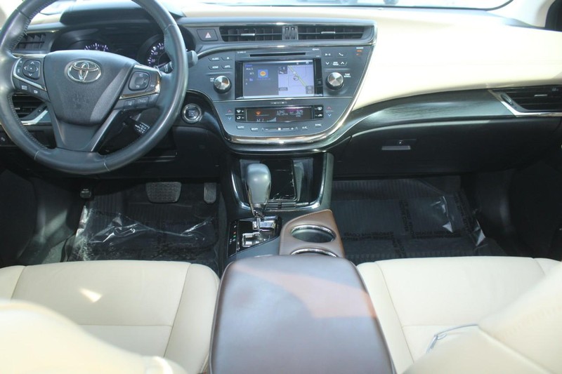 Toyota Avalon Vehicle Image 13