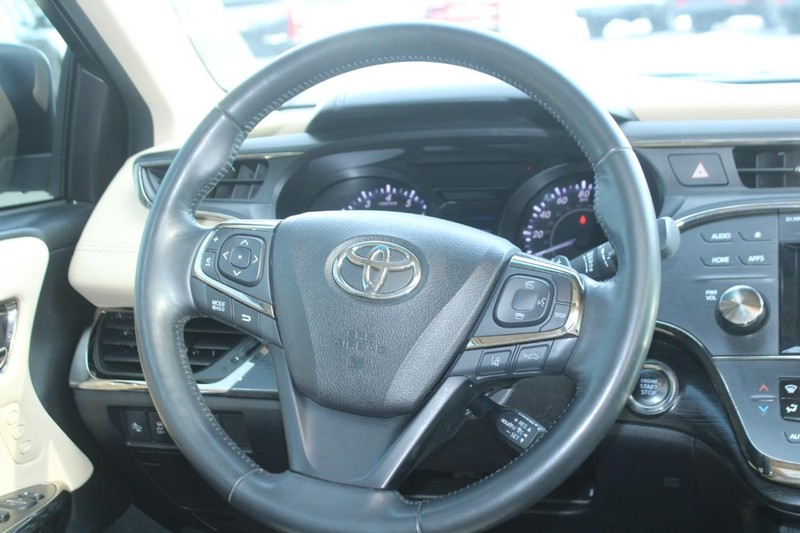 Toyota Avalon Vehicle Image 14