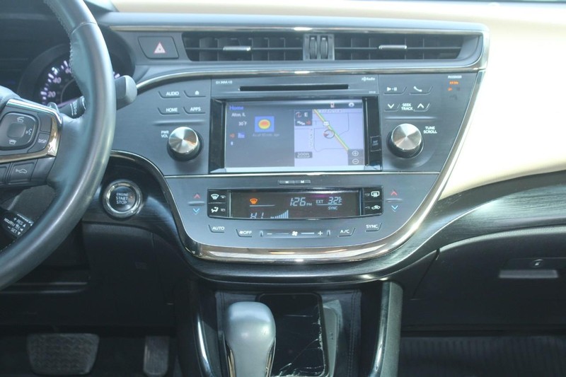 Toyota Avalon Vehicle Image 15