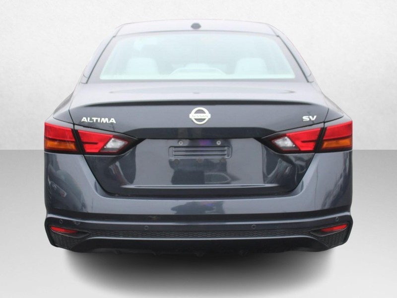 Nissan Altima Vehicle Image 04