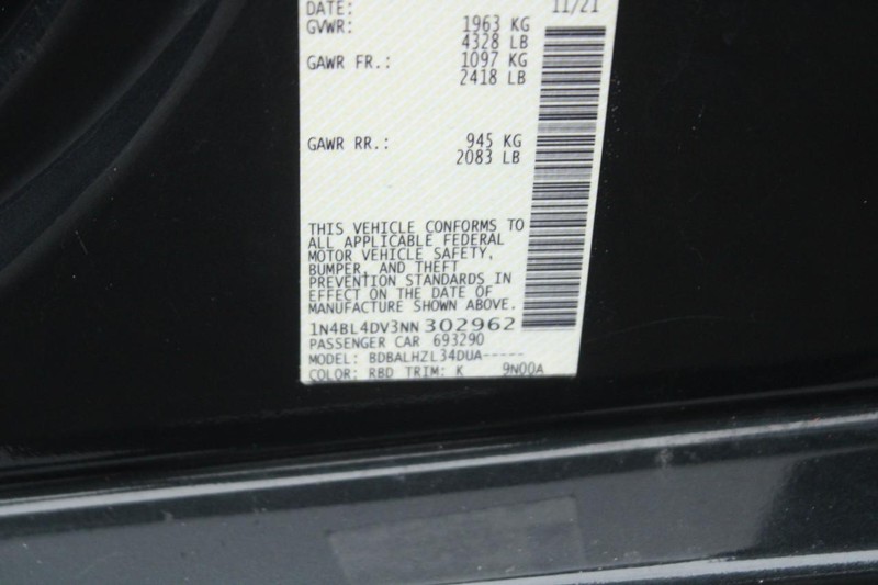 Nissan Altima Vehicle Image 17