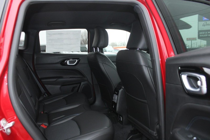 Jeep Compass Vehicle Image 04