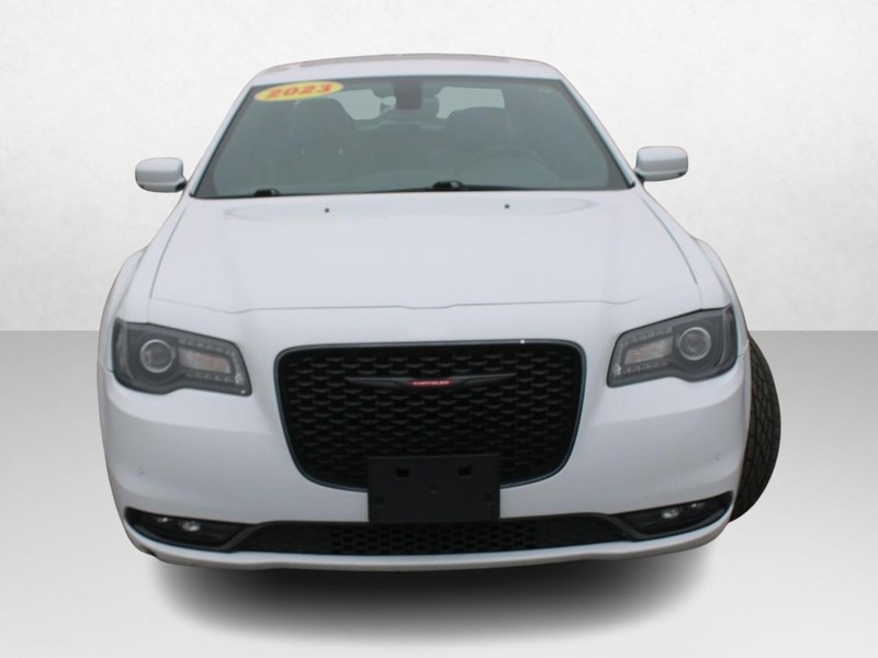 Chrysler 300 Vehicle Image 10