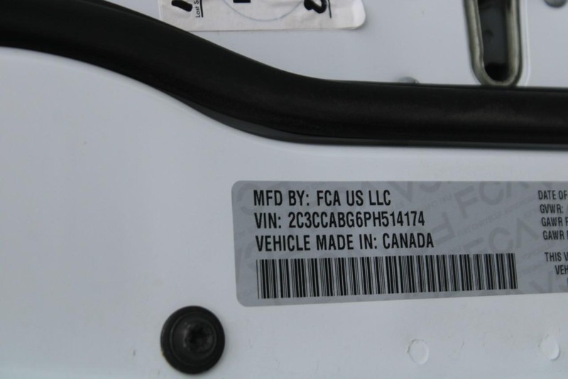 Chrysler 300 Vehicle Image 17