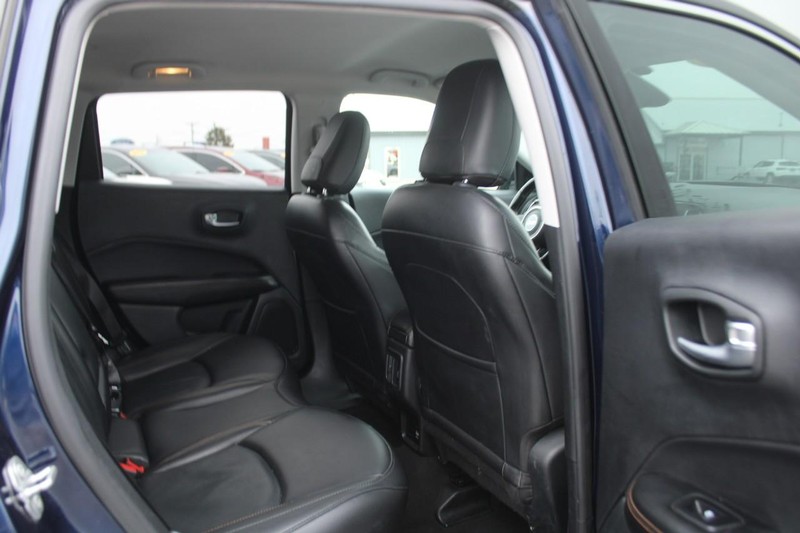 Jeep Compass Vehicle Image 12