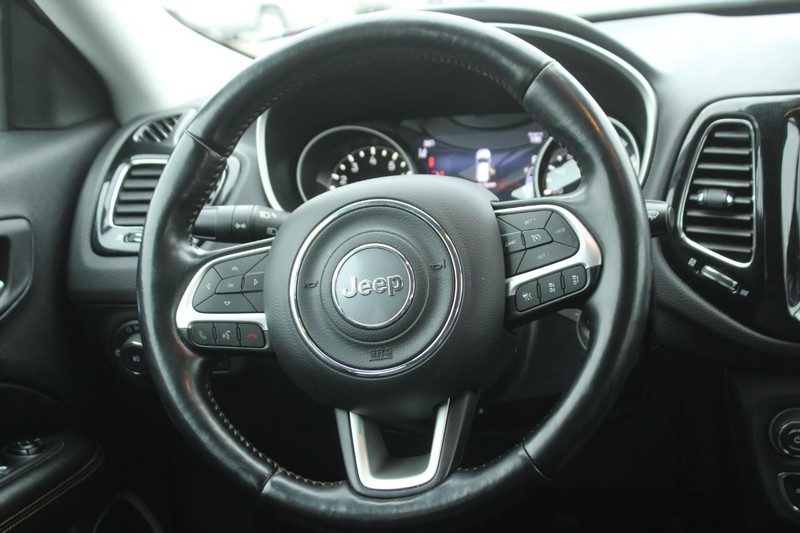 Jeep Compass Vehicle Image 14