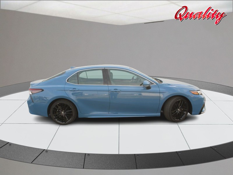 Toyota Camry Vehicle Image 02