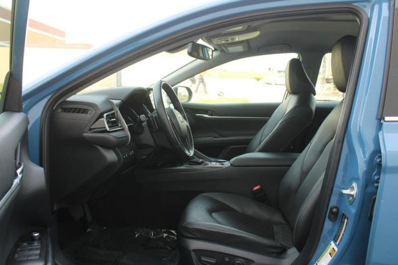 Toyota Camry Vehicle Image 08