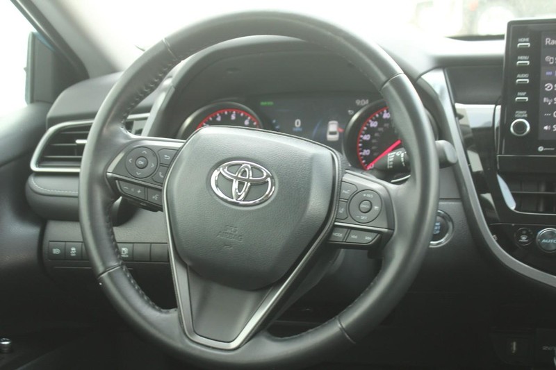 Toyota Camry Vehicle Image 14