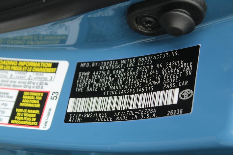 Toyota Camry Vehicle Image 17