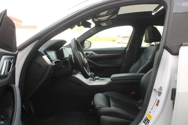 BMW 4 Series Vehicle Image 08