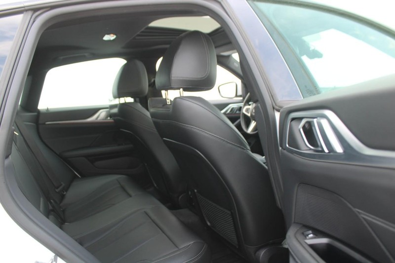 BMW 4 Series Vehicle Image 12