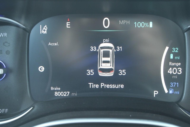 Chrysler Pacifica Vehicle Image 19