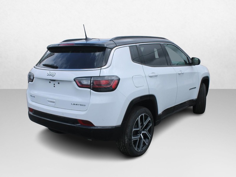Jeep Compass Vehicle Image 03