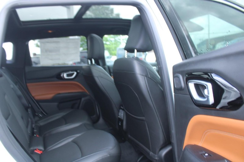 Jeep Compass Vehicle Image 04