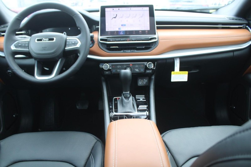 Jeep Compass Vehicle Image 05