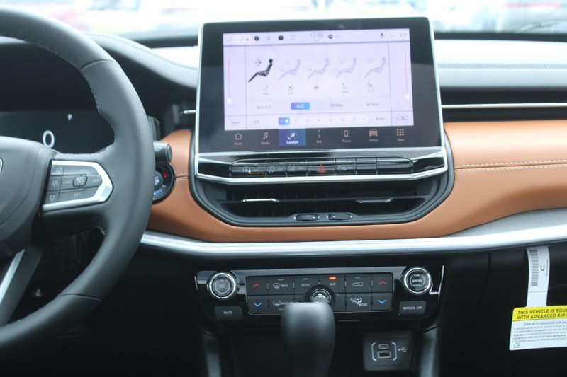 Jeep Compass Vehicle Image 07