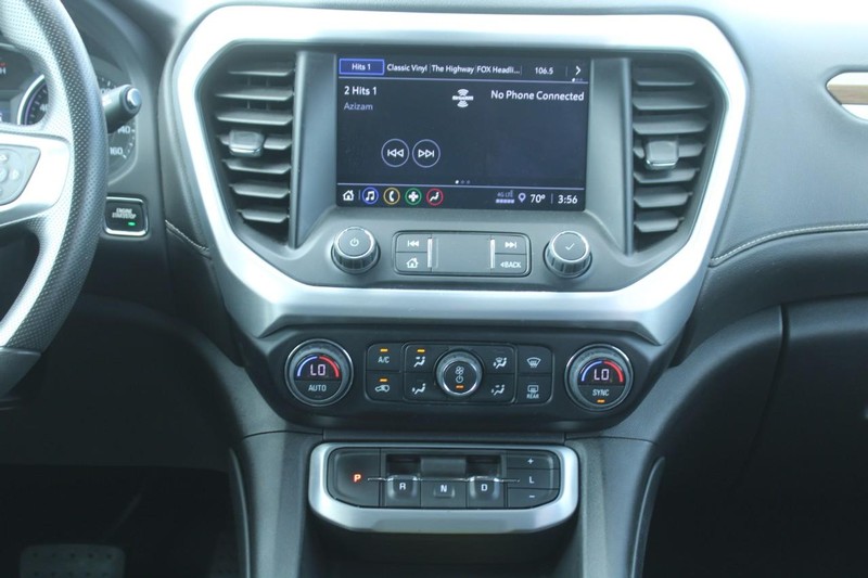 GMC Acadia Vehicle Image 15