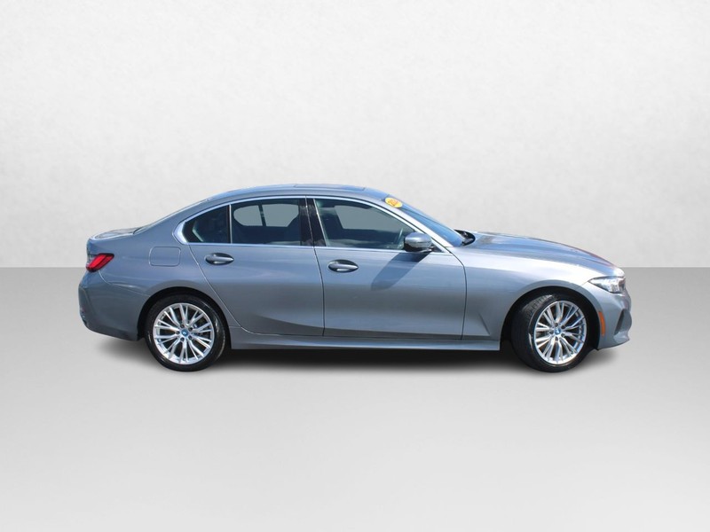 BMW 3 Series Vehicle Image 02