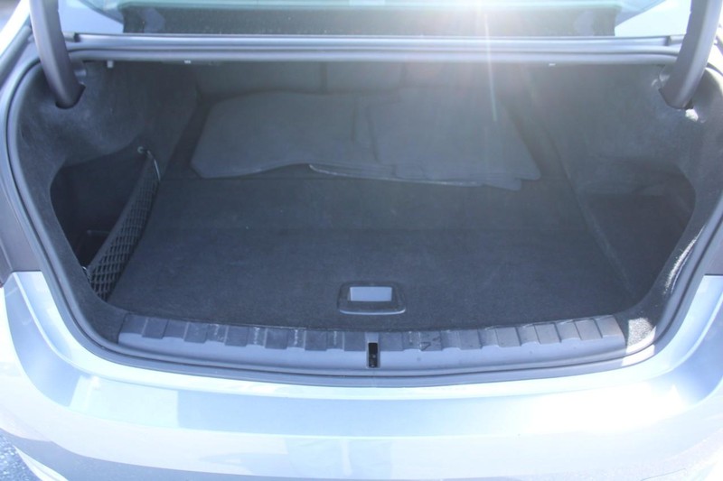 BMW 3 Series Vehicle Image 06