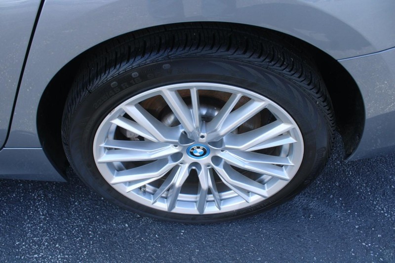BMW 3 Series Vehicle Image 07