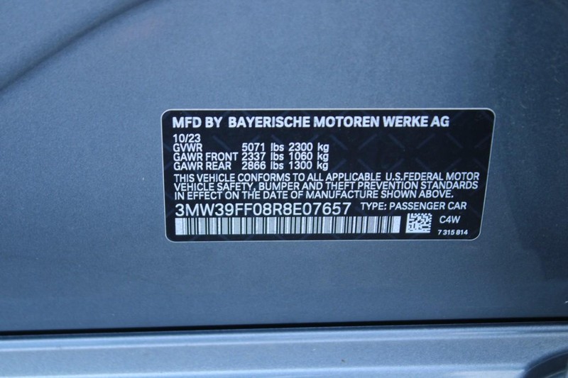 BMW 3 Series Vehicle Image 16