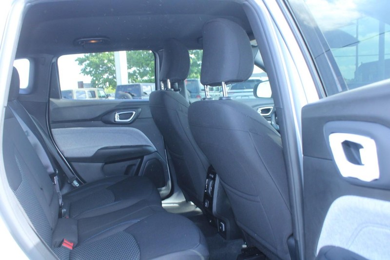 Jeep Compass Vehicle Image 04