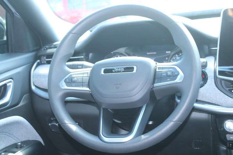 Jeep Compass Vehicle Image 06