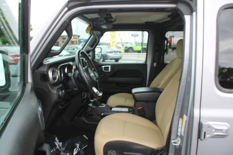 Jeep Gladiator Vehicle Image 08