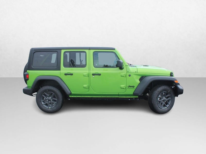 Jeep Wrangler Vehicle Image 02