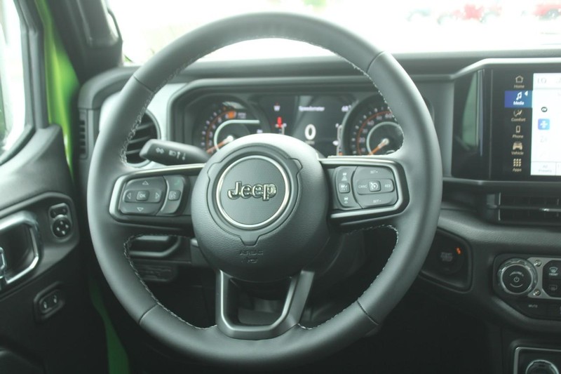 Jeep Wrangler Vehicle Image 06