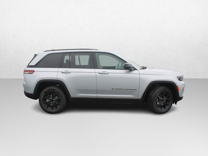 Jeep Grand Cherokee Vehicle Image 02