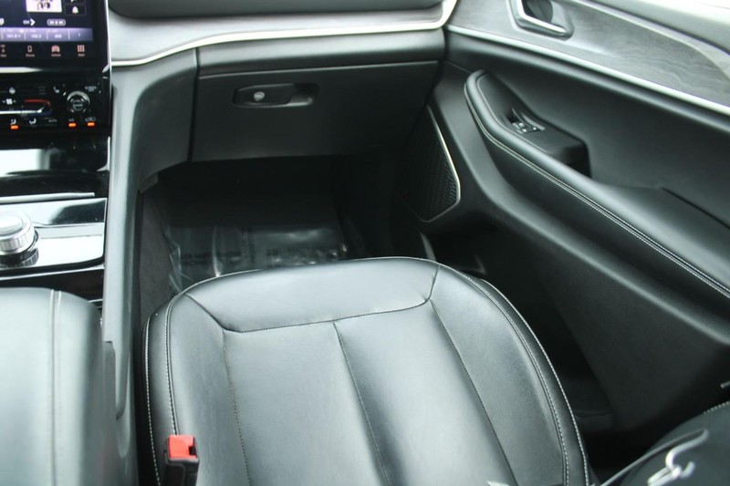 Jeep Grand Cherokee L Vehicle Image 16