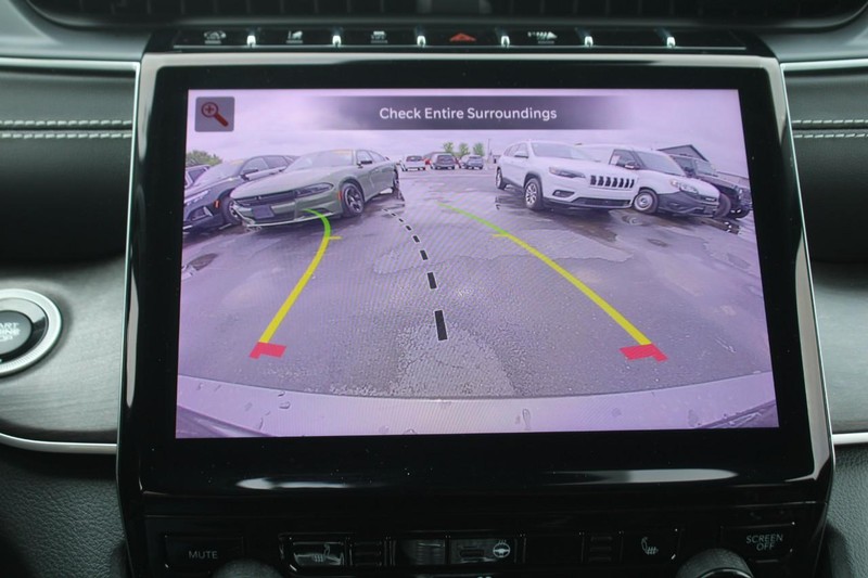 Jeep Grand Cherokee L Vehicle Image 21